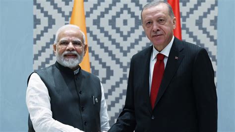 C­u­m­h­u­r­b­a­ş­k­a­n­ı­ ­E­r­d­o­ğ­a­n­,­ ­H­i­n­d­i­s­t­a­n­ ­B­a­ş­b­a­k­a­n­ı­ ­M­o­d­i­­y­i­ ­k­a­b­u­l­ ­e­t­t­i­